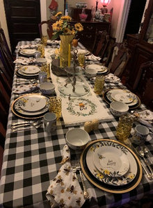 Back and white checkered tablecloth fall setting