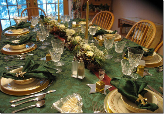 How to Create the Perfect Holiday Table Settings