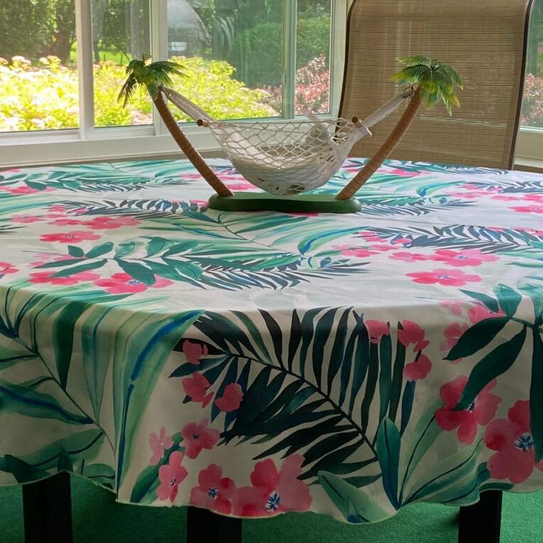 Round Floral Tablecloths