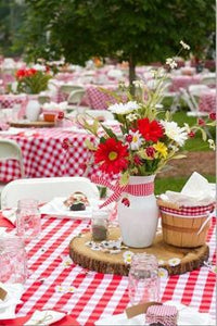 red white checker tablecloths wedding