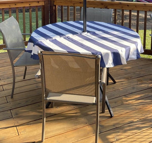 Nautical outdoor tablecloth with zipper