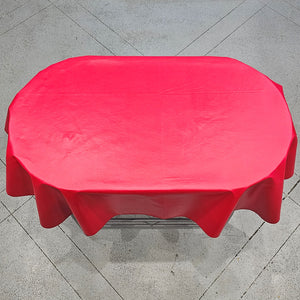 Oval vinyl tablecloth with flannel backing