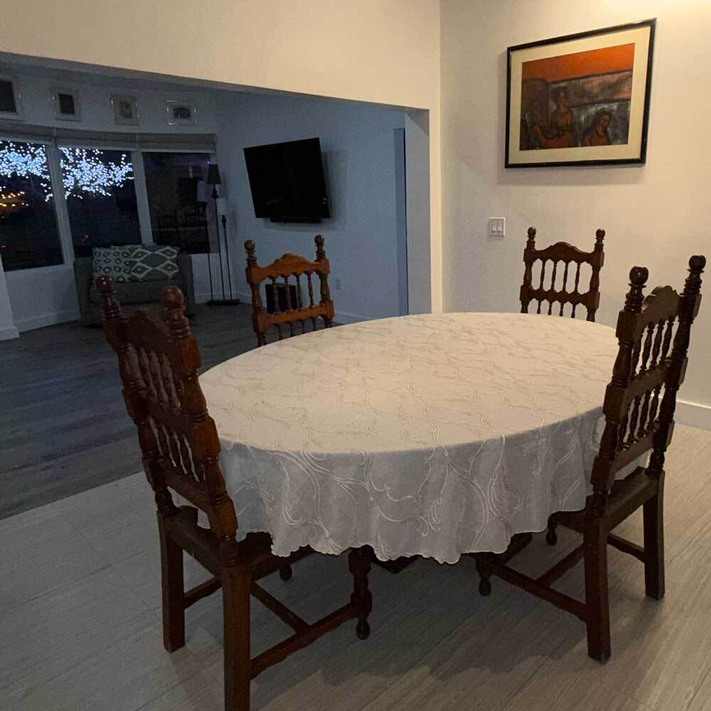 Needlepoint Maria Oval Tablecloth