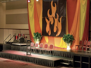 atage skirting at an event