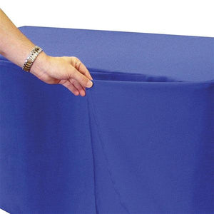 Demonstration of the convertible table cover size change. 