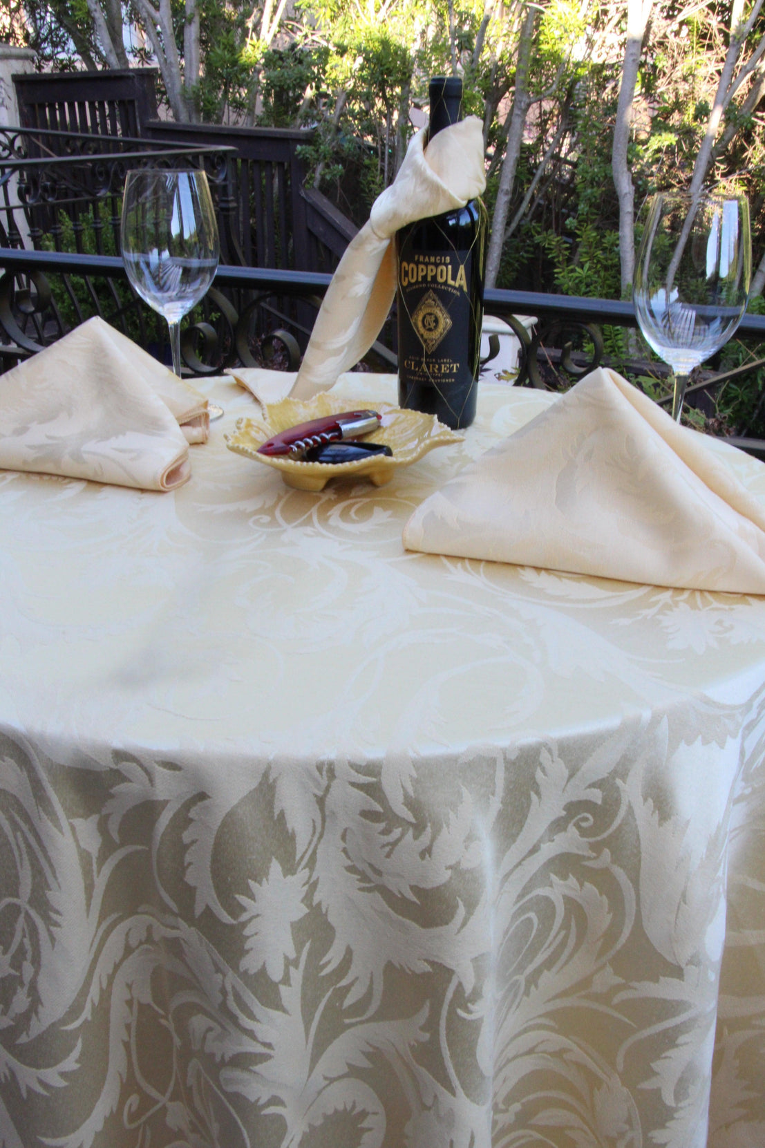 Melrose Cloth Napkins for Sale, 6 Colors in 3 Sizes Available –  TableLinensforLess