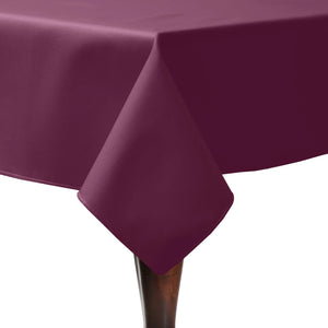 Elegant Twill tablecloth on a square dinner table