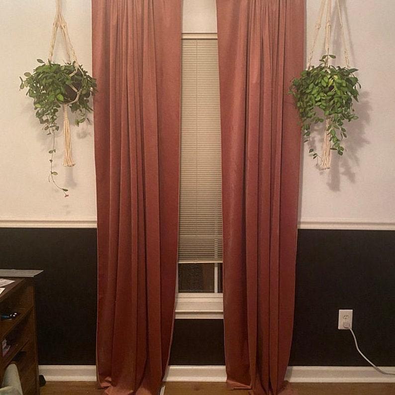 GC GAVENO CAVAILIA Pair of Crushed Velvet Curtains 66x72 Inch, Fully Lined  Ring Top Plush Eyelet Velour Curtains Thermal Curtains for Living Room,  Grey Curtains : : Home & Kitchen